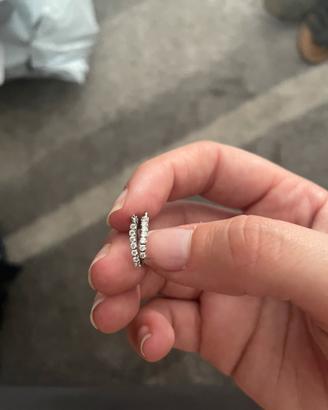 Orecchini ad anella in acciao con brillantini