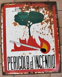 cartello stradale pericolo d'incendio vintage 