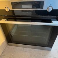 Forno da incasso ventilato AEG.