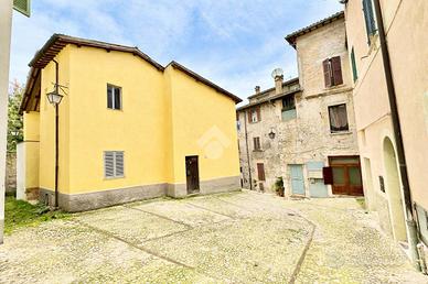 PORZIONE DI BIFAMILIARE A SPOLETO