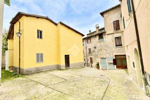 PORZIONE DI BIFAMILIARE A SPOLETO
