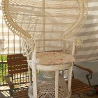 Sedia vintage “Pavone” in vimini intrecciato