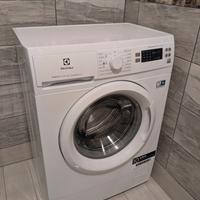 Lavatrice Slim Electrolux Perfect Care 600