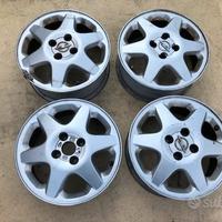 Cerchi in lega 15 pollici ET 49 Opel Astra 2000