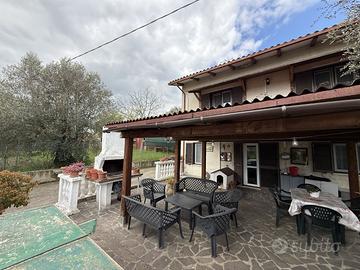 IL437 - casa indipendente con giardino e annesso