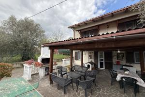 IL437 - casa indipendente con giardino e annesso