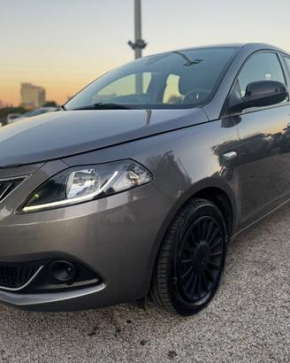 LANCIA Ypsilon 1.0 FireFly 5p.S&S Hybrid Silver