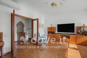 Appartamento di 138 m² con 4 locali e box auto a L