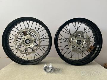 Cerchi motard personalizzabili