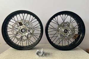 Cerchi motard personalizzabili