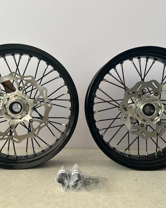 Cerchi motard personalizzabili