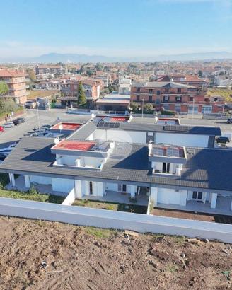 VILLA A SCHIERA A CIAMPINO