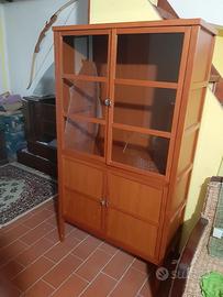 Vetrina in legno ciliegio