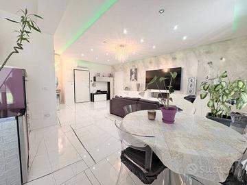 Appartamento di 180 m² con più di 5 locali e box a