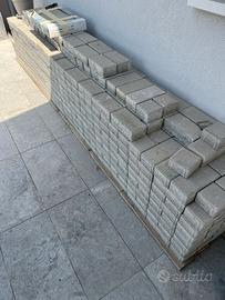 MATTONI AUTOBLOCCANTI