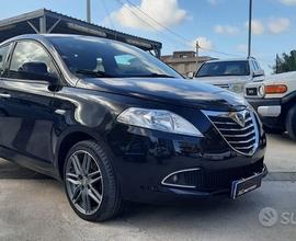 Lancia Ypsilon 1.3 MJT 95 CV 30th Anniversary