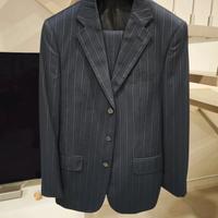 completo uomo elegante - senso unico