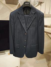 completo uomo elegante - senso unico