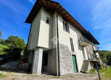 CASA SEMINDIPENDENTE A PORTO CERESIO