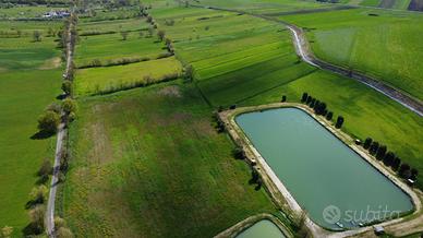 terreno con annesso laghetto artificiale