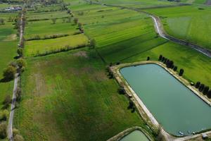 terreno con annesso laghetto artificiale
