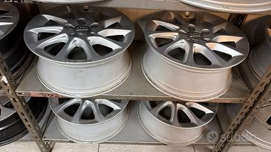 4 Cerchi in lega da 16'' pollici Audi A3 8V0601025
