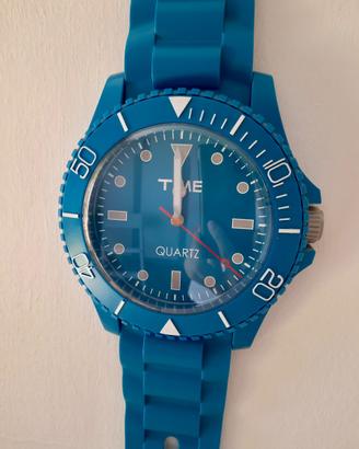 Orologio da parete a forma di orologio da polso