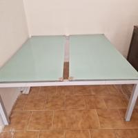 Scrivania da ufficio con piano in cristallo