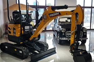 MINI ESCAVATORE YUCHAI 17 U