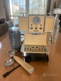 macchina da caffè con macinacaffè integrato
