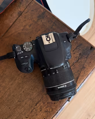 Canon EOS 200D