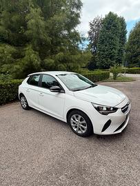 Opel Corsa bianca