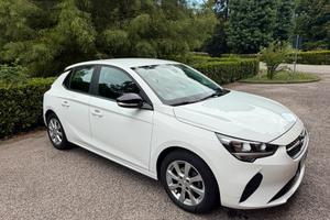 Opel Corsa bianca
