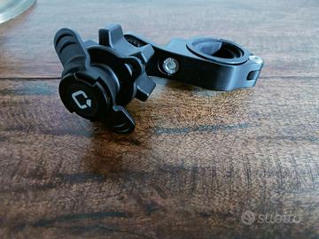 Attacco per manubrio ad alta resistenza moto e bic