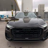 Audi Q8 50 TDI IDENTITY BLACK/PELLE/23" RSQ8