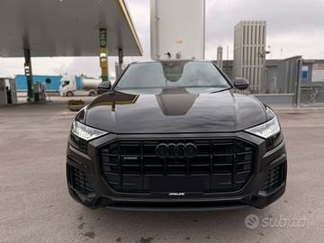 Audi Q8 50 TDI IDENTITY BLACK/PELLE/23" RSQ8