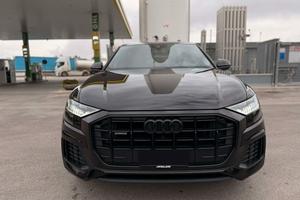 Audi Q8 50 TDI IDENTITY BLACK/PELLE/23" RSQ8