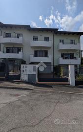 VILLA A SCHIERA A CORIANO