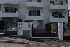 VILLA A SCHIERA A CORIANO