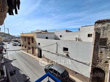 Locale commerciale ed attività