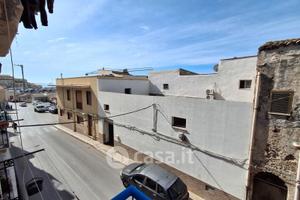 Locale commerciale ed attività