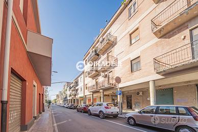 Selargius - Ampio quadrivano con ascensore