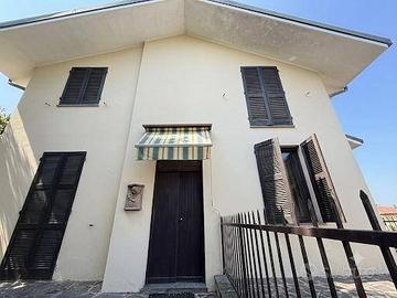 Villetta a schiera di 140 m² con 3 locali e box au