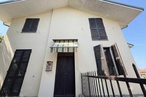 Villetta a schiera di 140 m² con 3 locali e box au