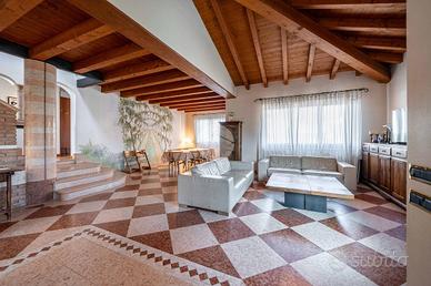 VILLA SINGOLA A FUMANE