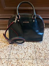 Borsa Love Moschino nera con dettagli rossi