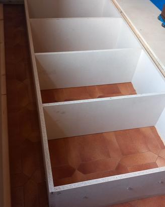 scaffalatura in legno