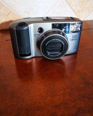 MINOLTA Riva Zoom 140EX analogica 35 mm del 1995