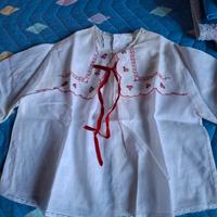 camiciola per neonato con scarpine e cuffietta