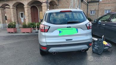 Ford Kuga titanium diesel 1.5 125.000 km
